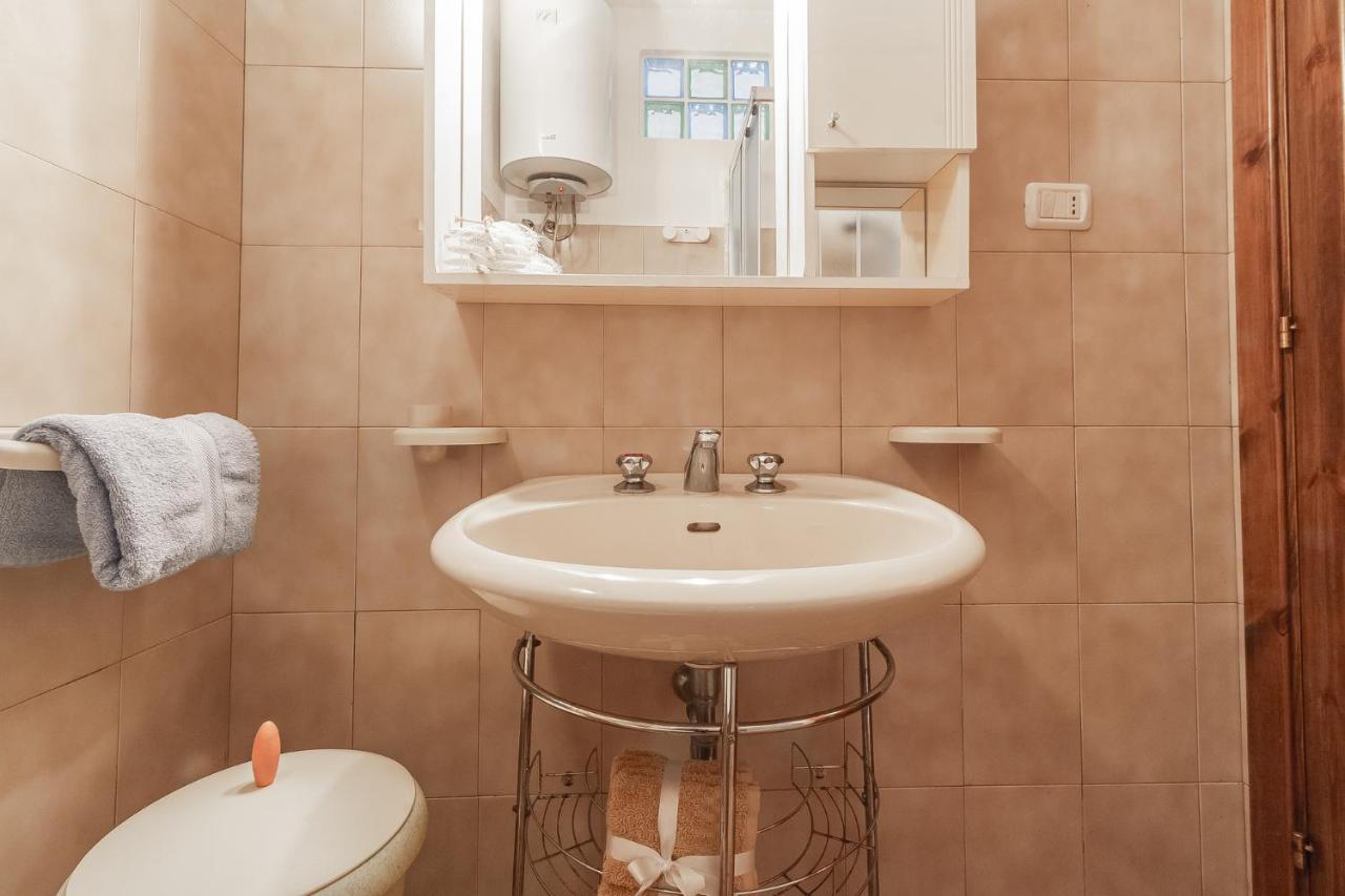 Apartament Relax Family House Al Mare Isola Rossa Zewnętrze zdjęcie