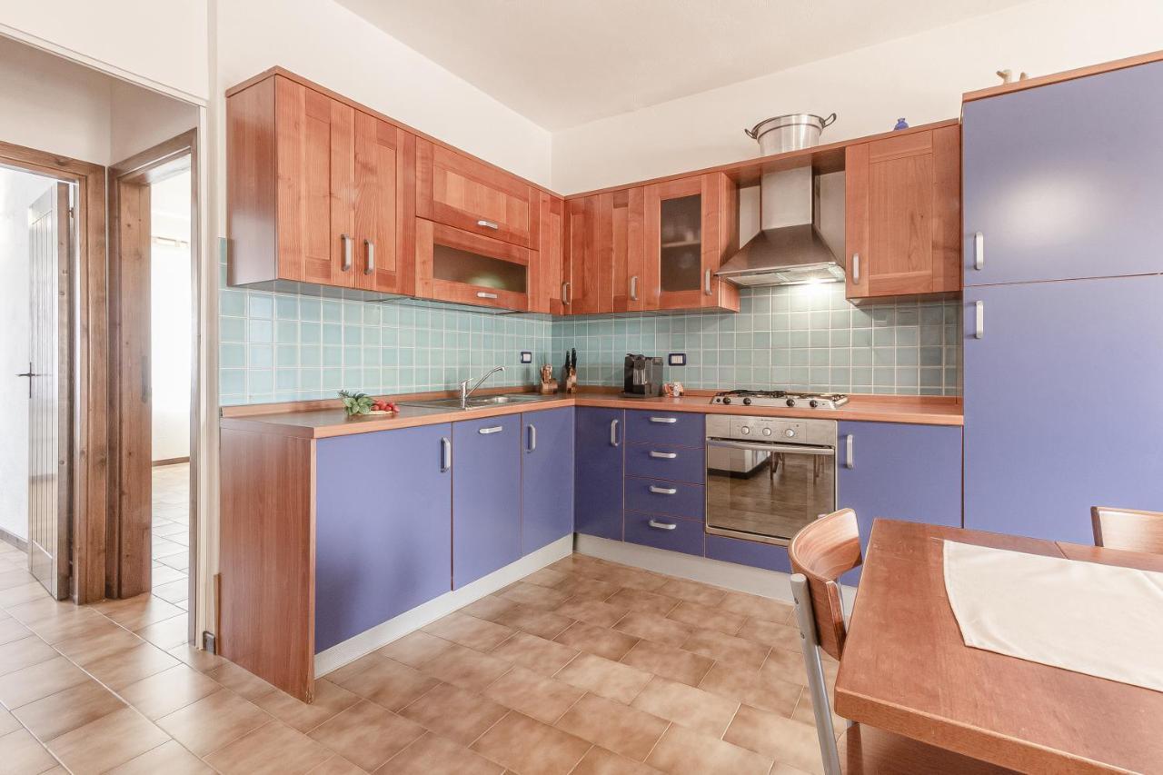 Apartament Relax Family House Al Mare Isola Rossa Zewnętrze zdjęcie